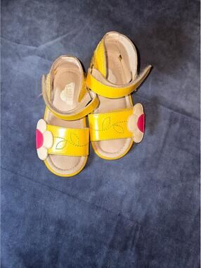 UMI sandals